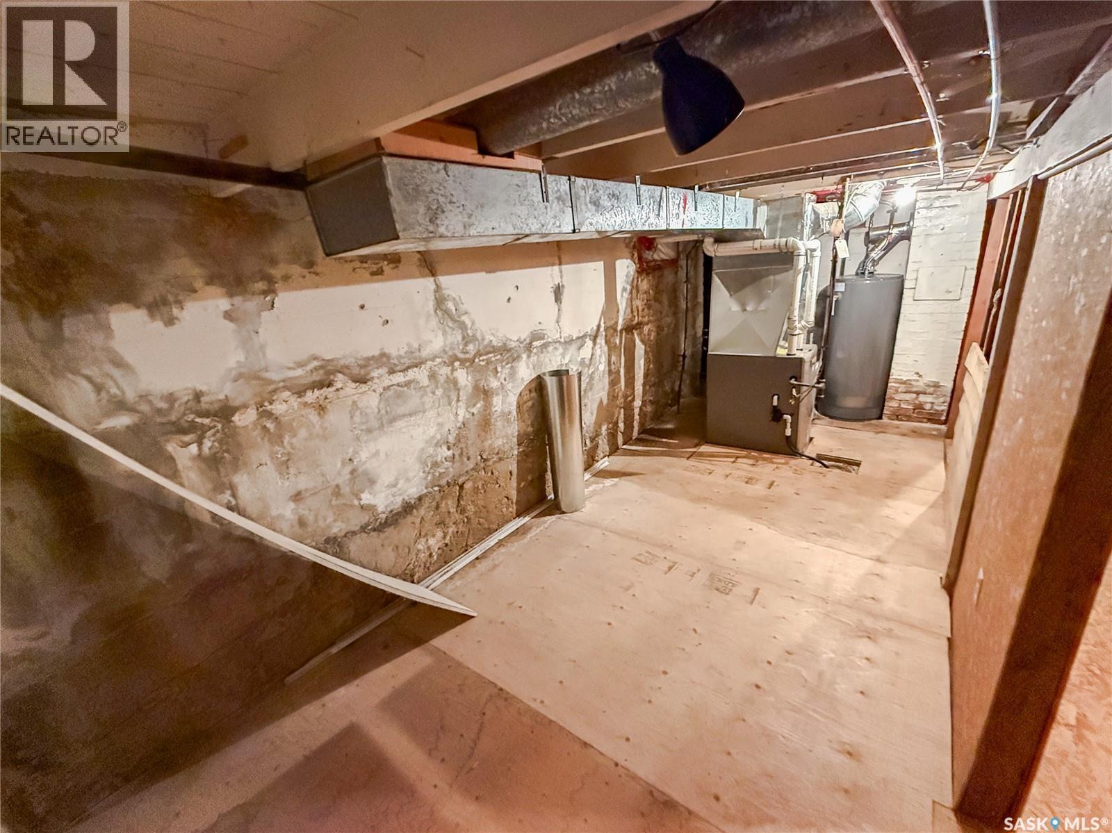 103 1st Street E Property Photo 35