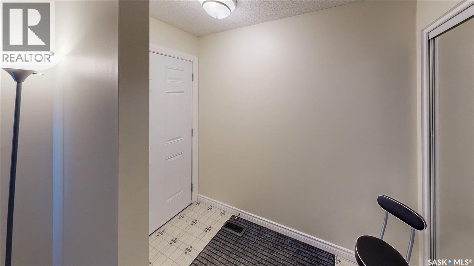 6 Mackenzie Mews Property Photo 2