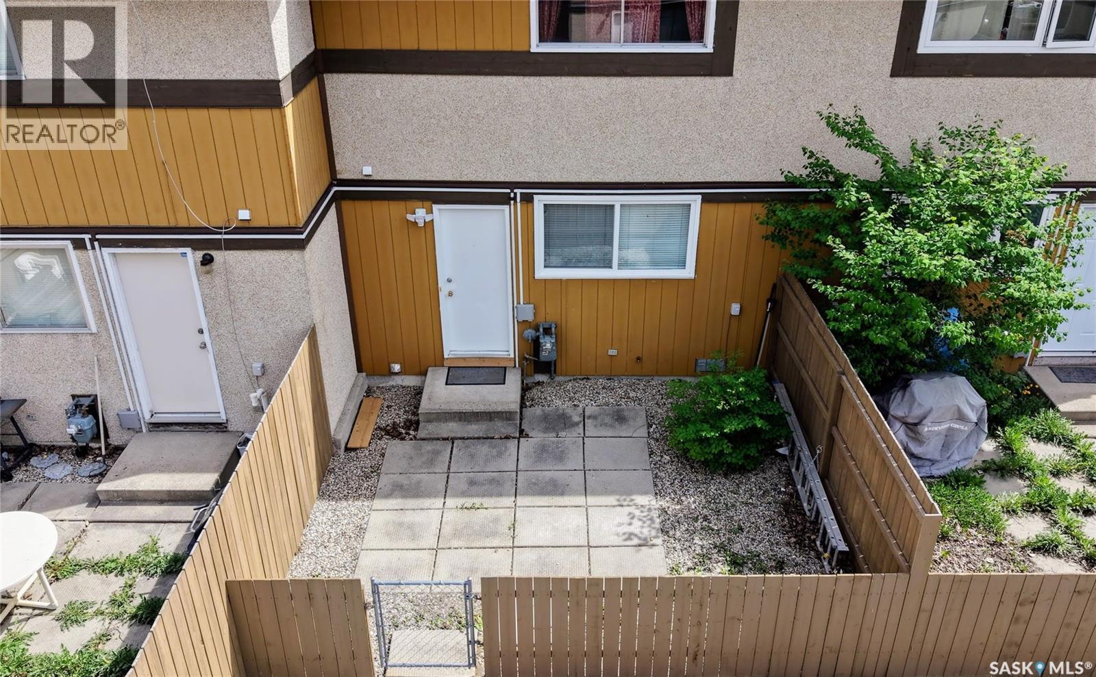 6 Mackenzie Mews Property Photo 32