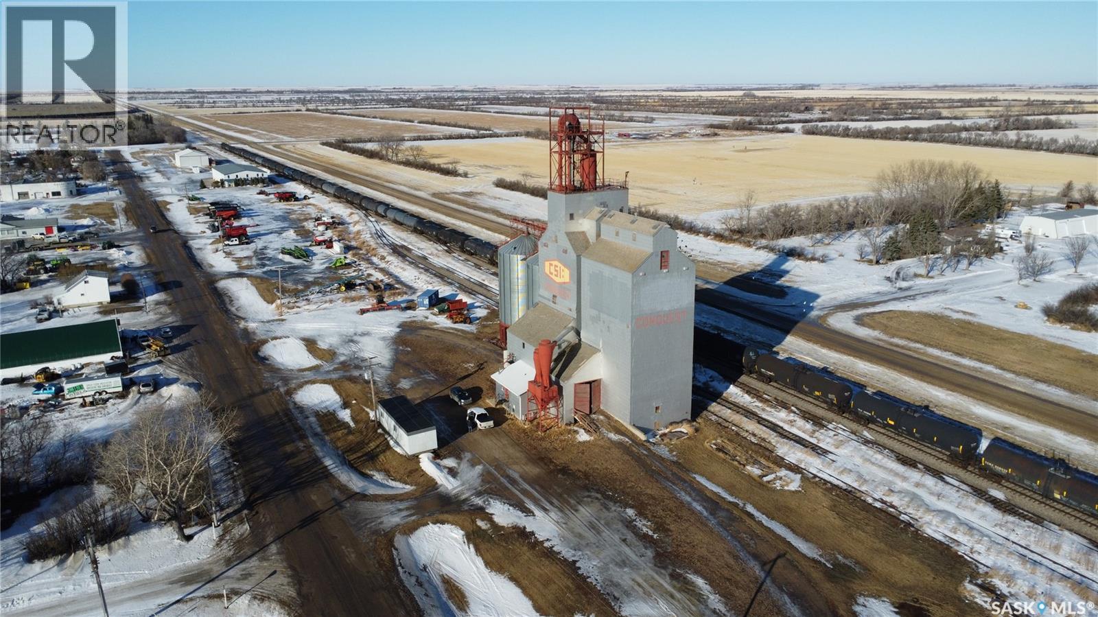 620 Railway Avenue Property Photo 3