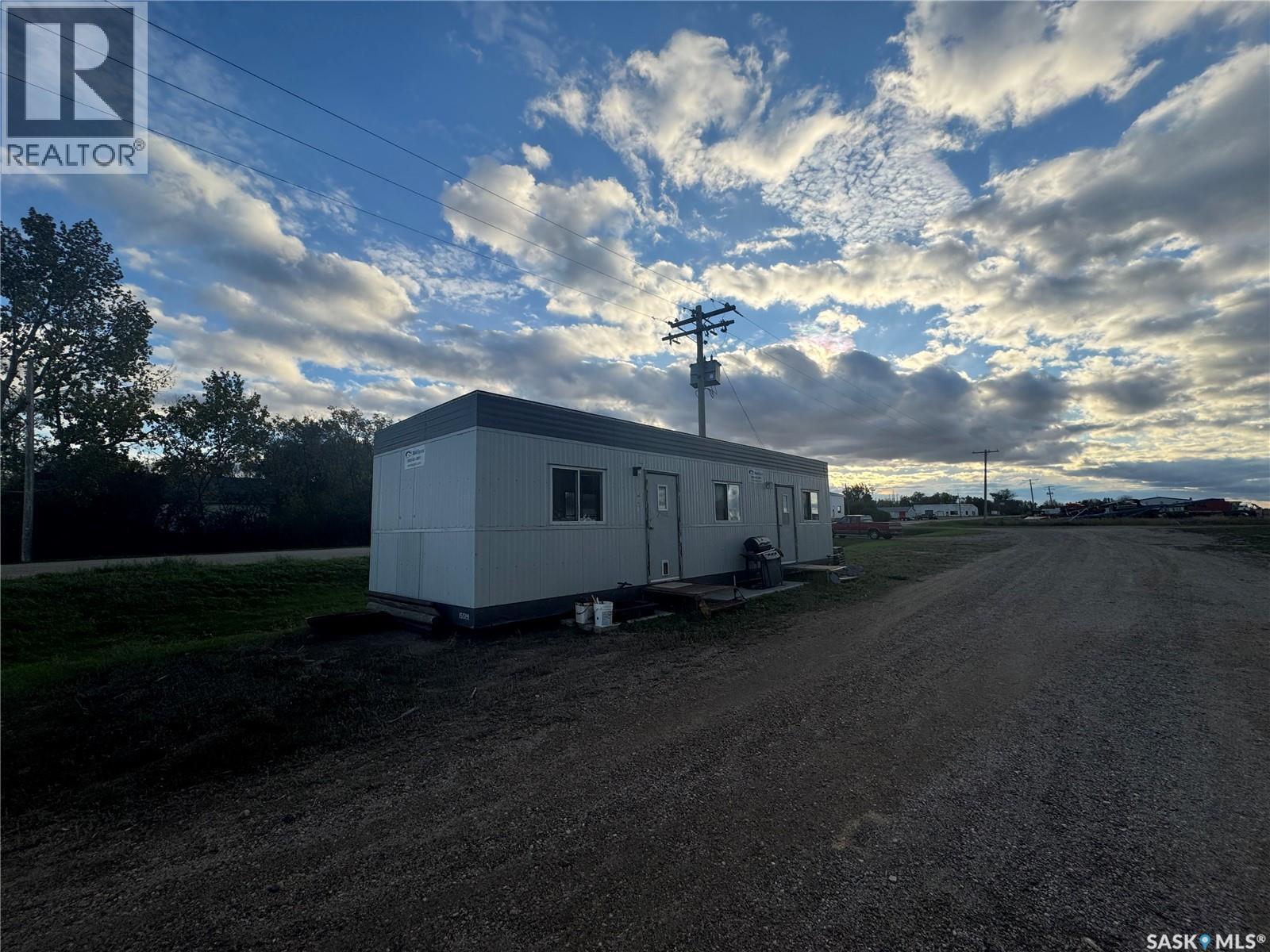 620 Railway Avenue Property Photo 12