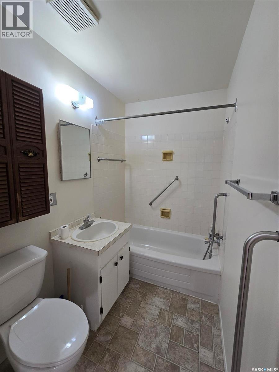413 - 415 Calgary Street Property Photo 12