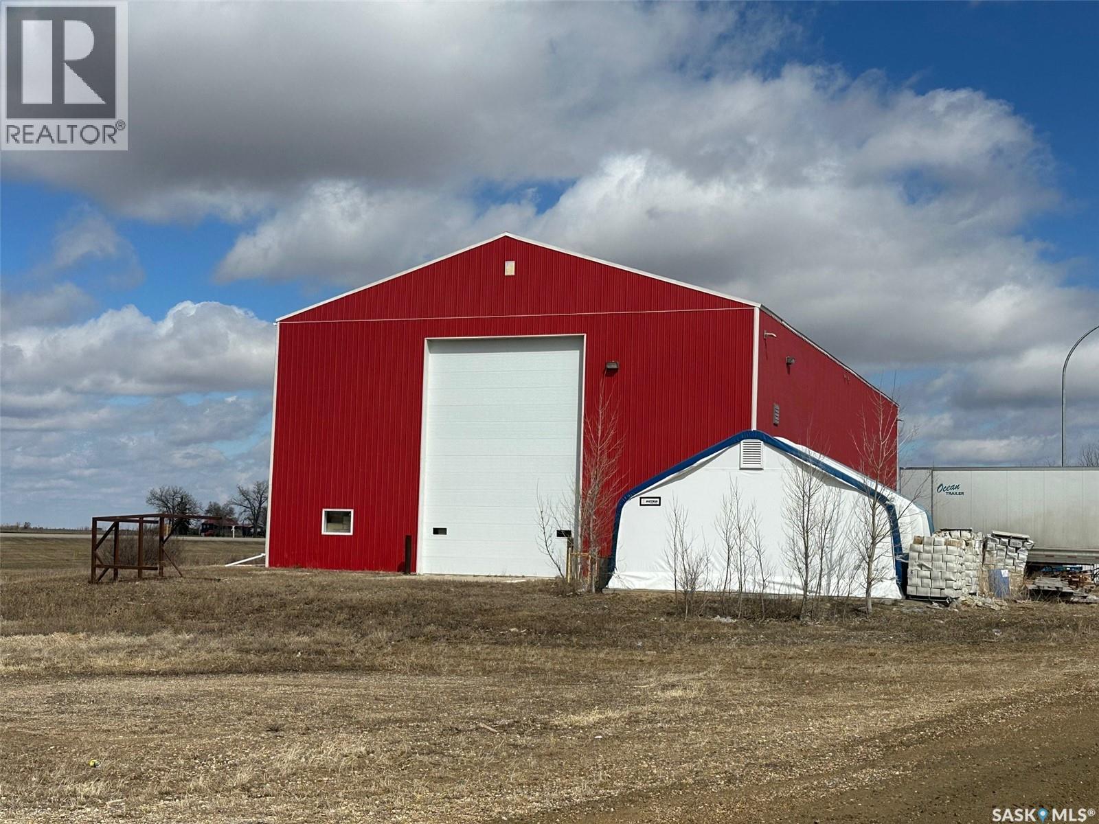 102 Industrial Drive Property Photo 3