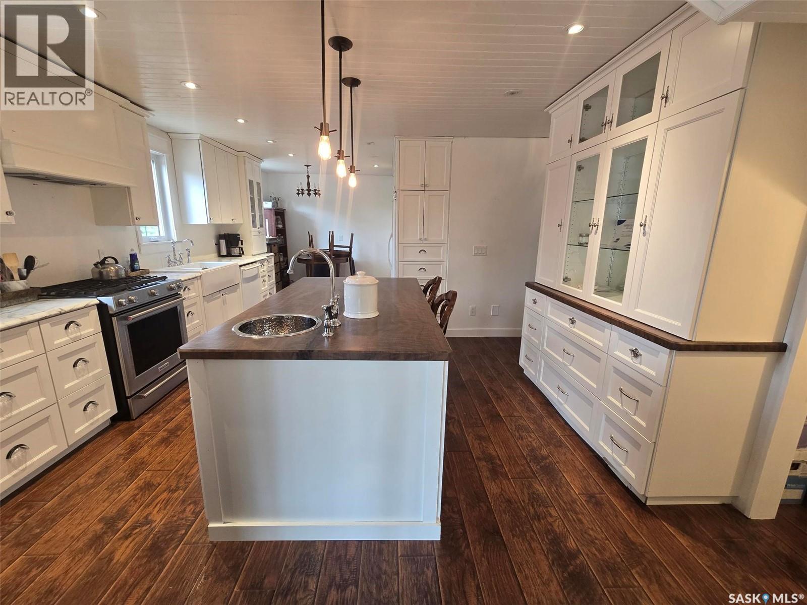 1306 Assiniboia Avenue Property Photo 12