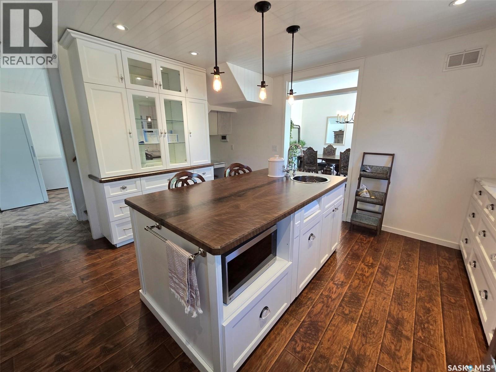 1306 Assiniboia Avenue Property Photo 13