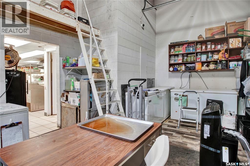 1013 Broadway Avenue Property Photo 6