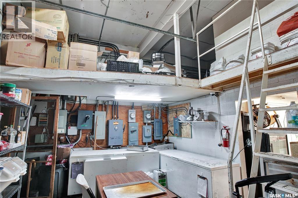 1013 Broadway Avenue Property Photo 7