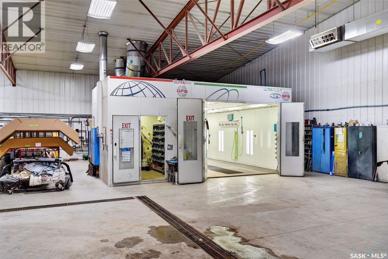 14 Industrial Drive Property Photo 22
