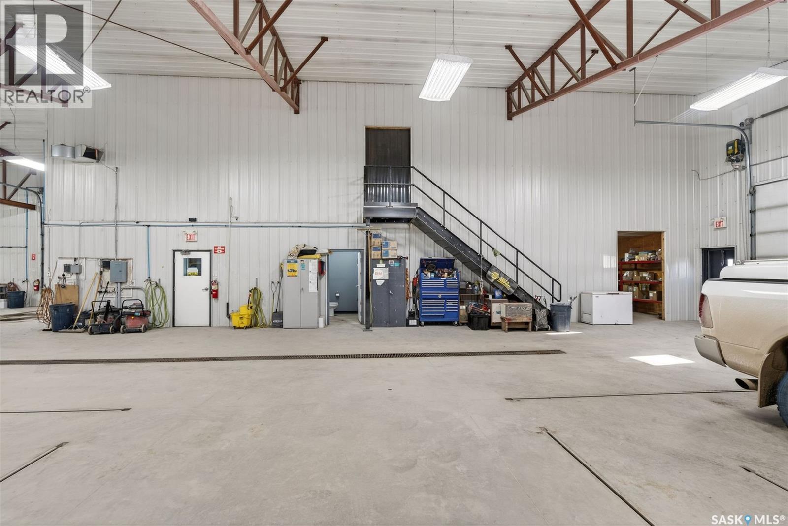 14 Industrial Drive Property Photo 31