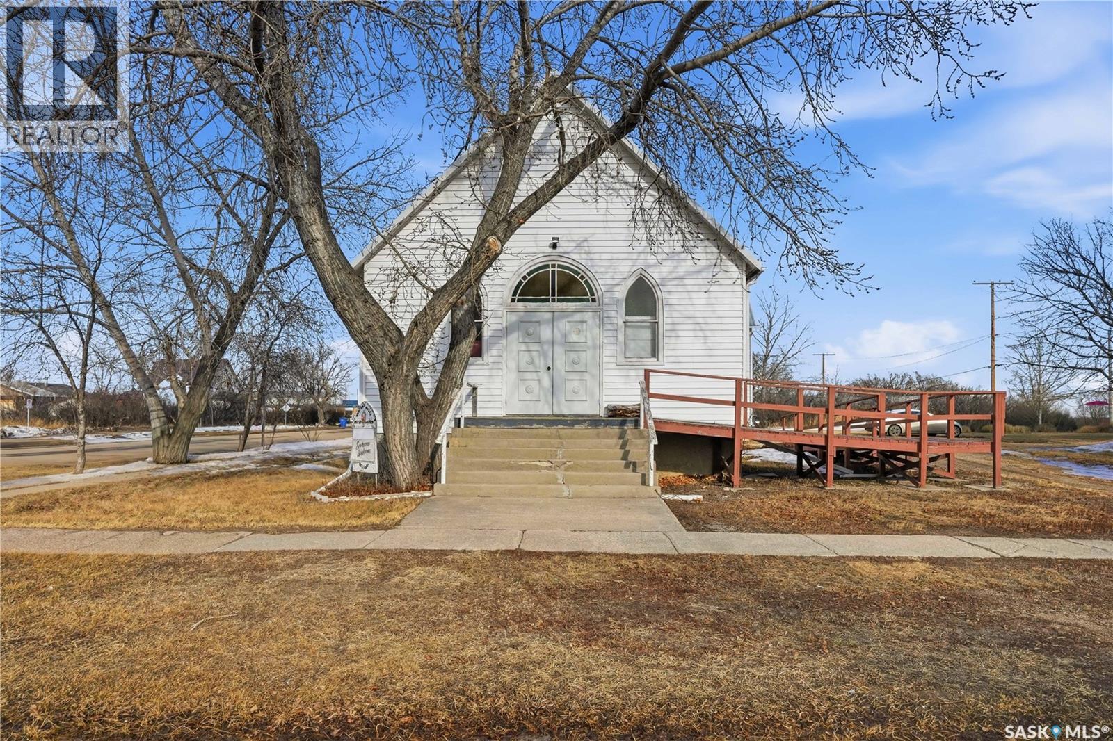 12 3rd AVENUE E