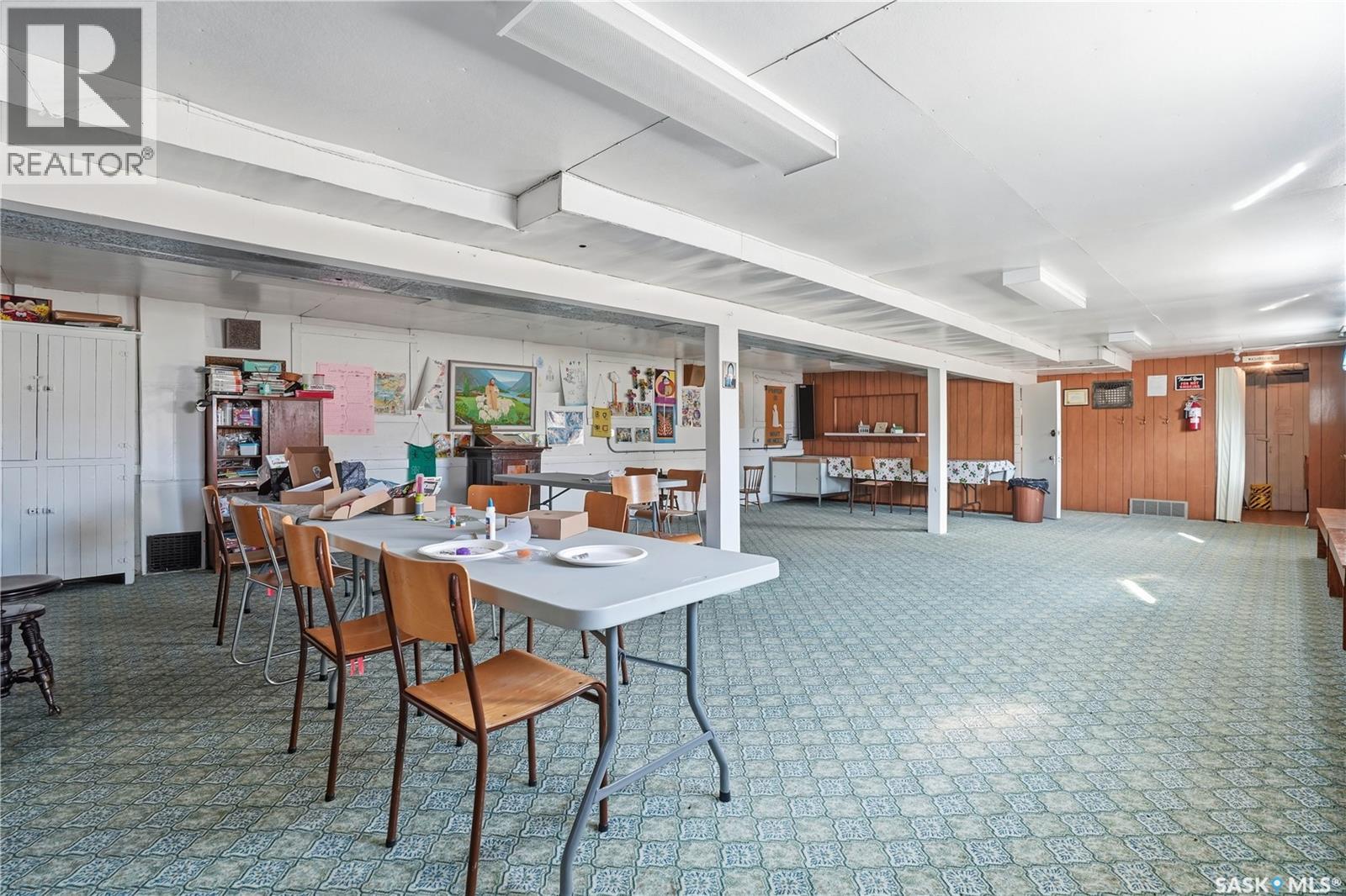 12 3rd Avenue E Property Photo 19