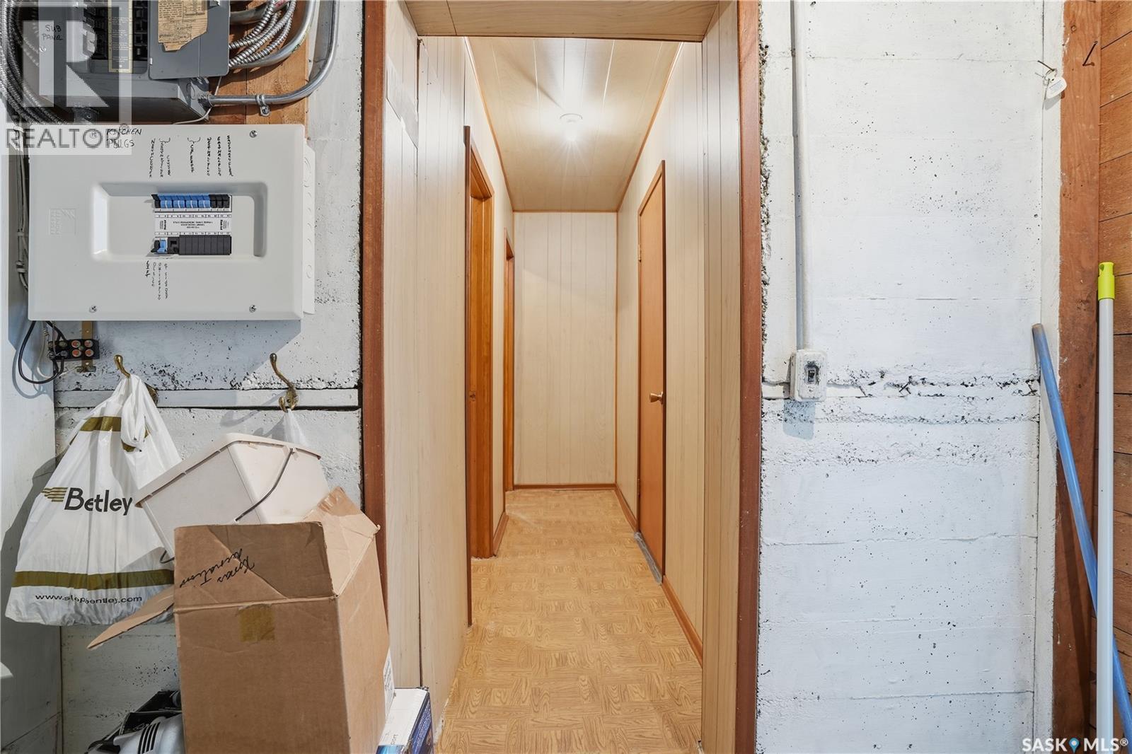 12 3rd Avenue E Property Photo 25