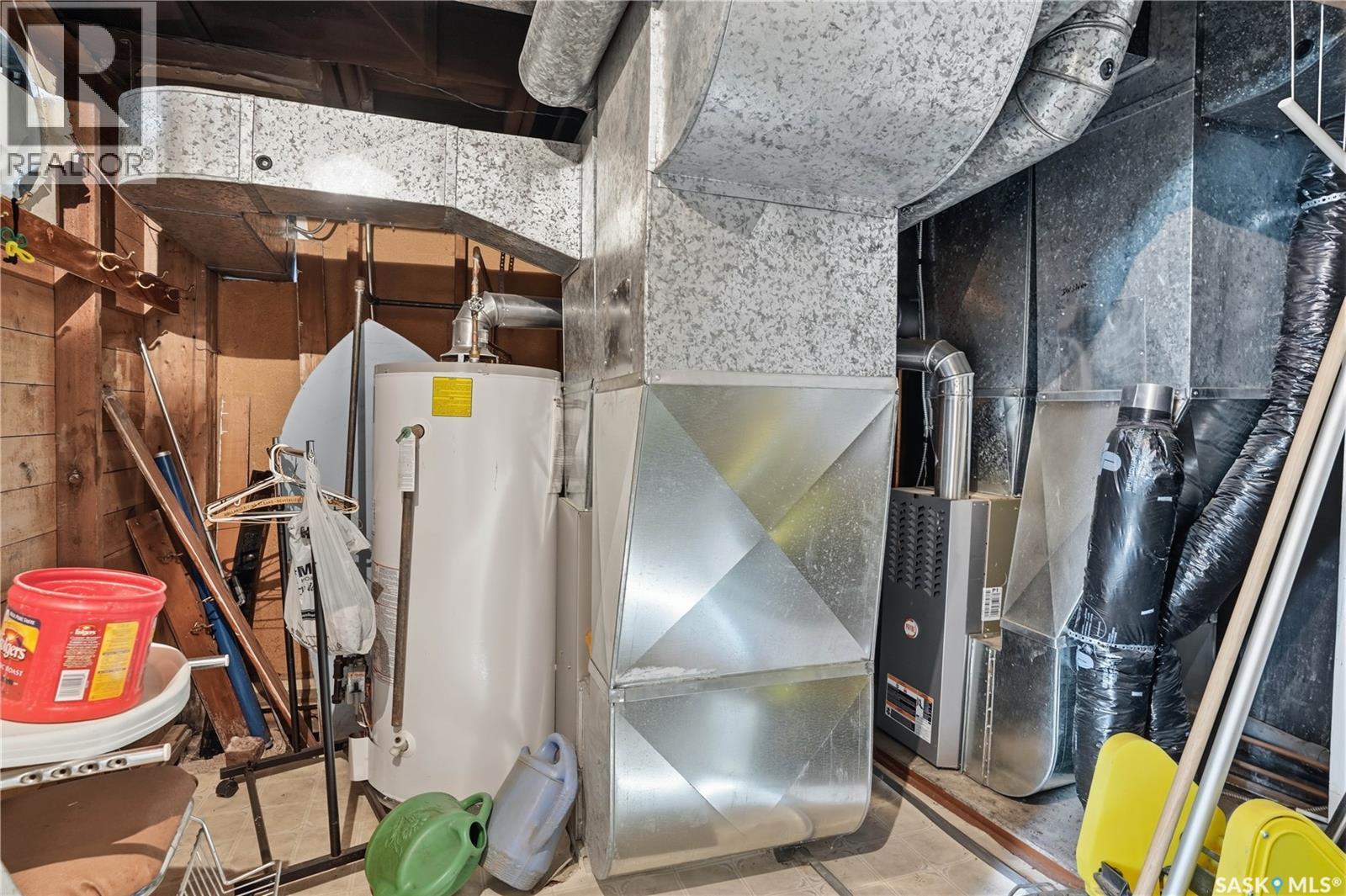 12 3rd Avenue E Property Photo 28
