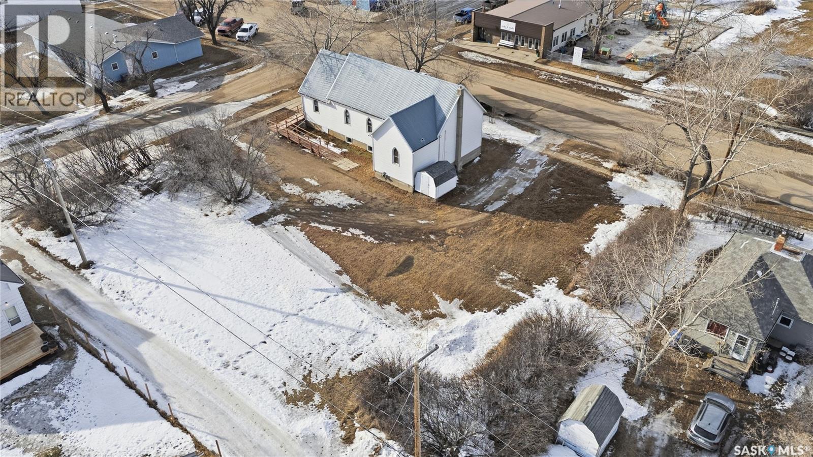 12 3rd Avenue E Property Photo 29