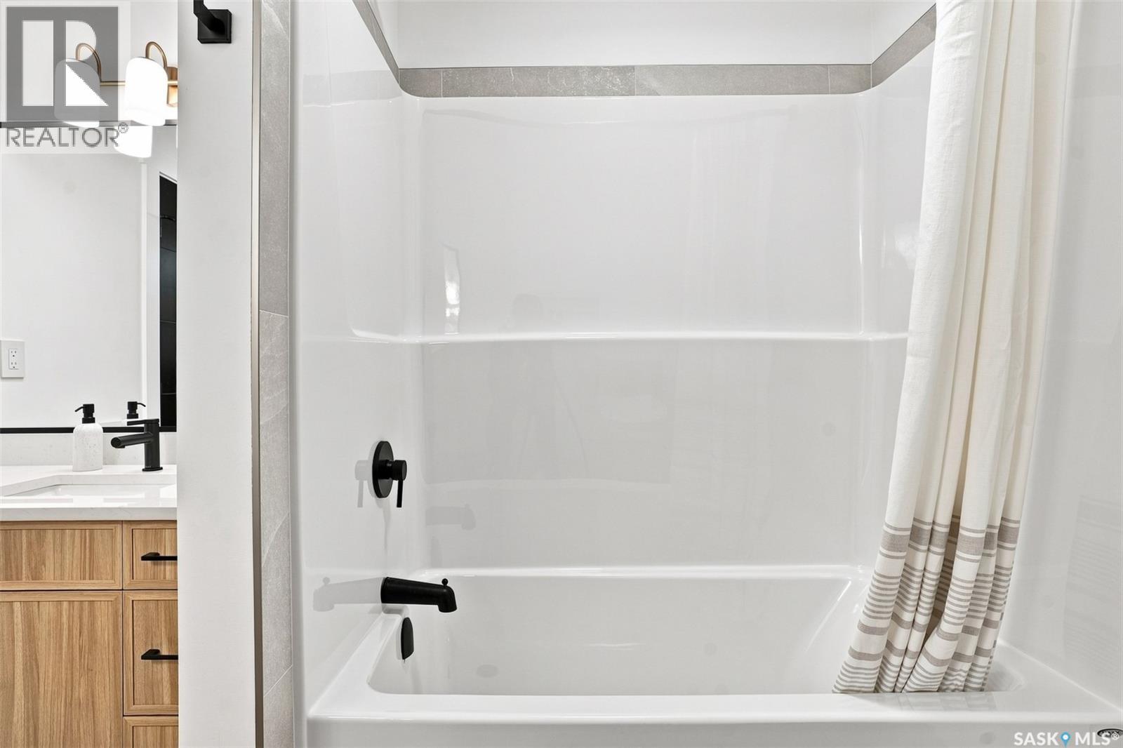 106 Cockcroft Manor Property Photo 36