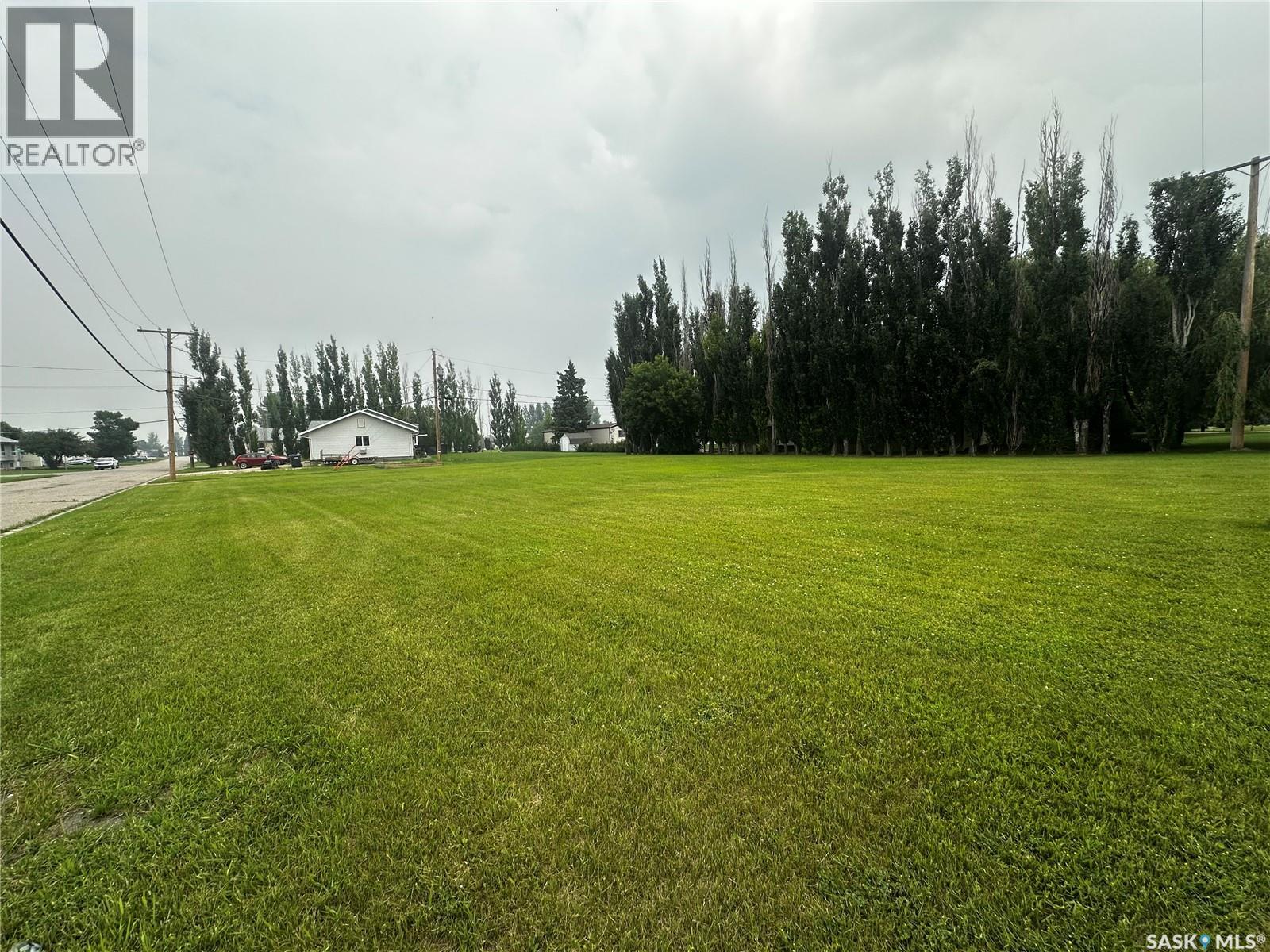 304 Road Avenue E Property Photo 1