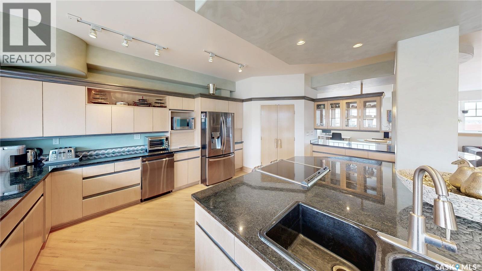 400 1150 Rose Street Property Photo 10