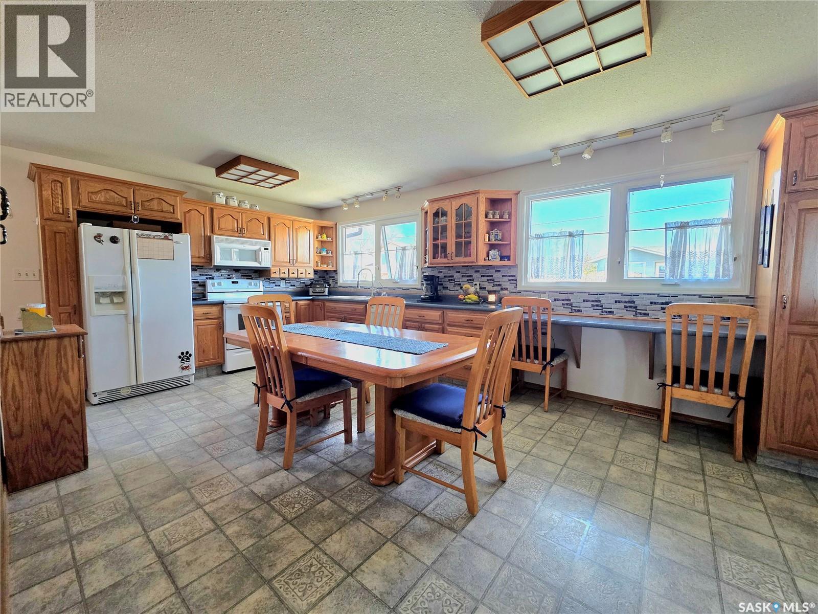 101 Fraser Avenue Property Photo 2