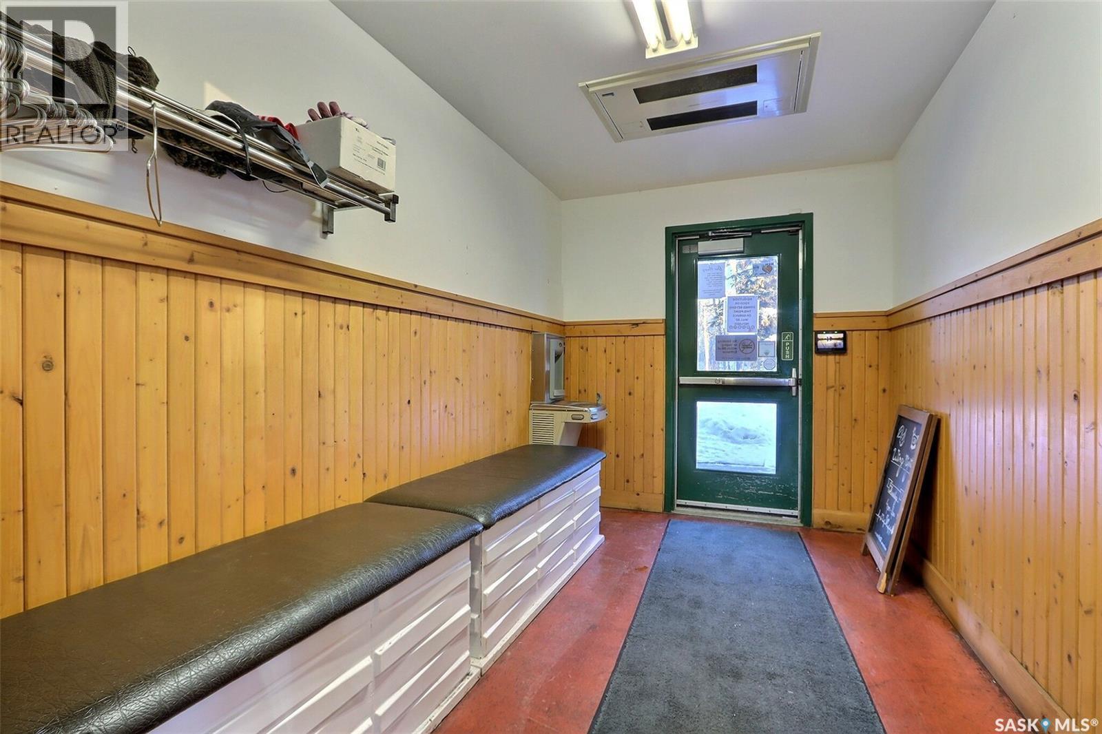 1390a 15 Street Ne Property Photo 3