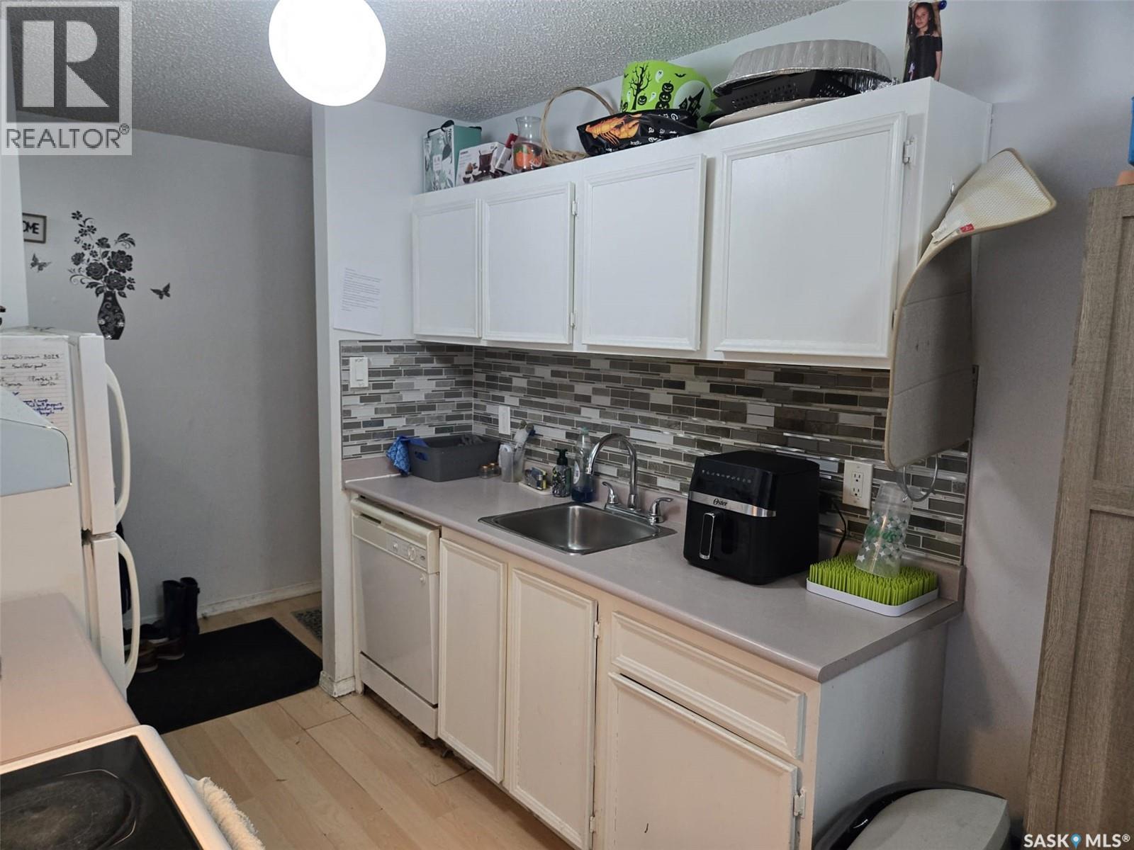 115a 4040 8th Street E Property Photo 5