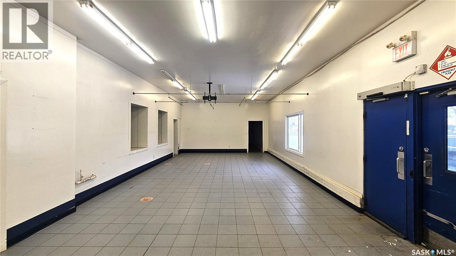 50 Manitoba Street E Property Photo 4