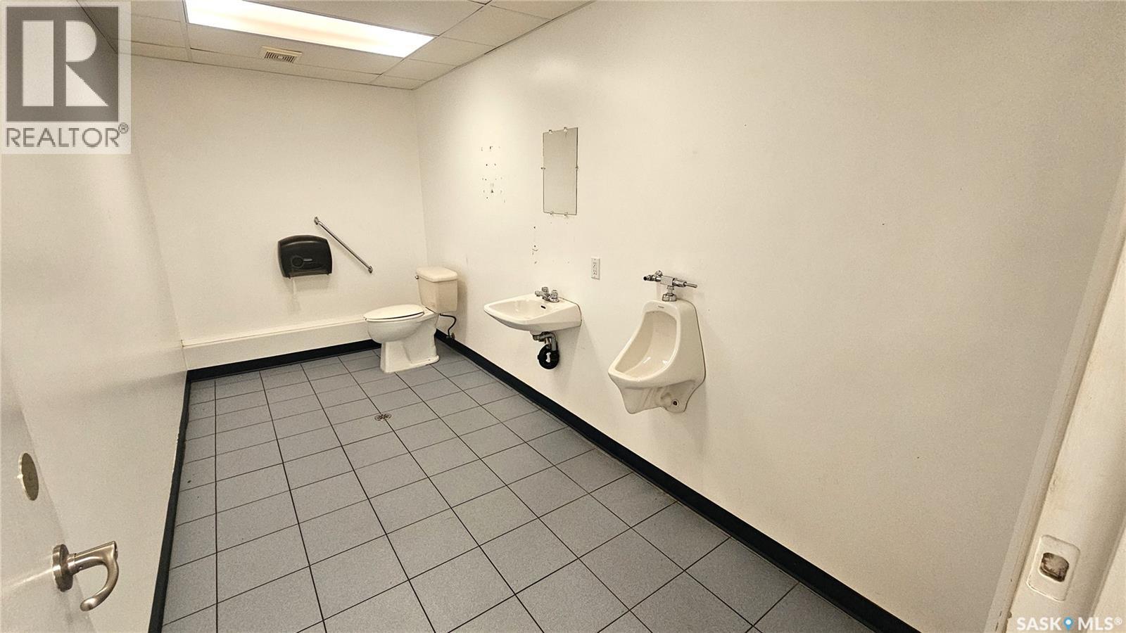 50 Manitoba Street E Property Photo 19