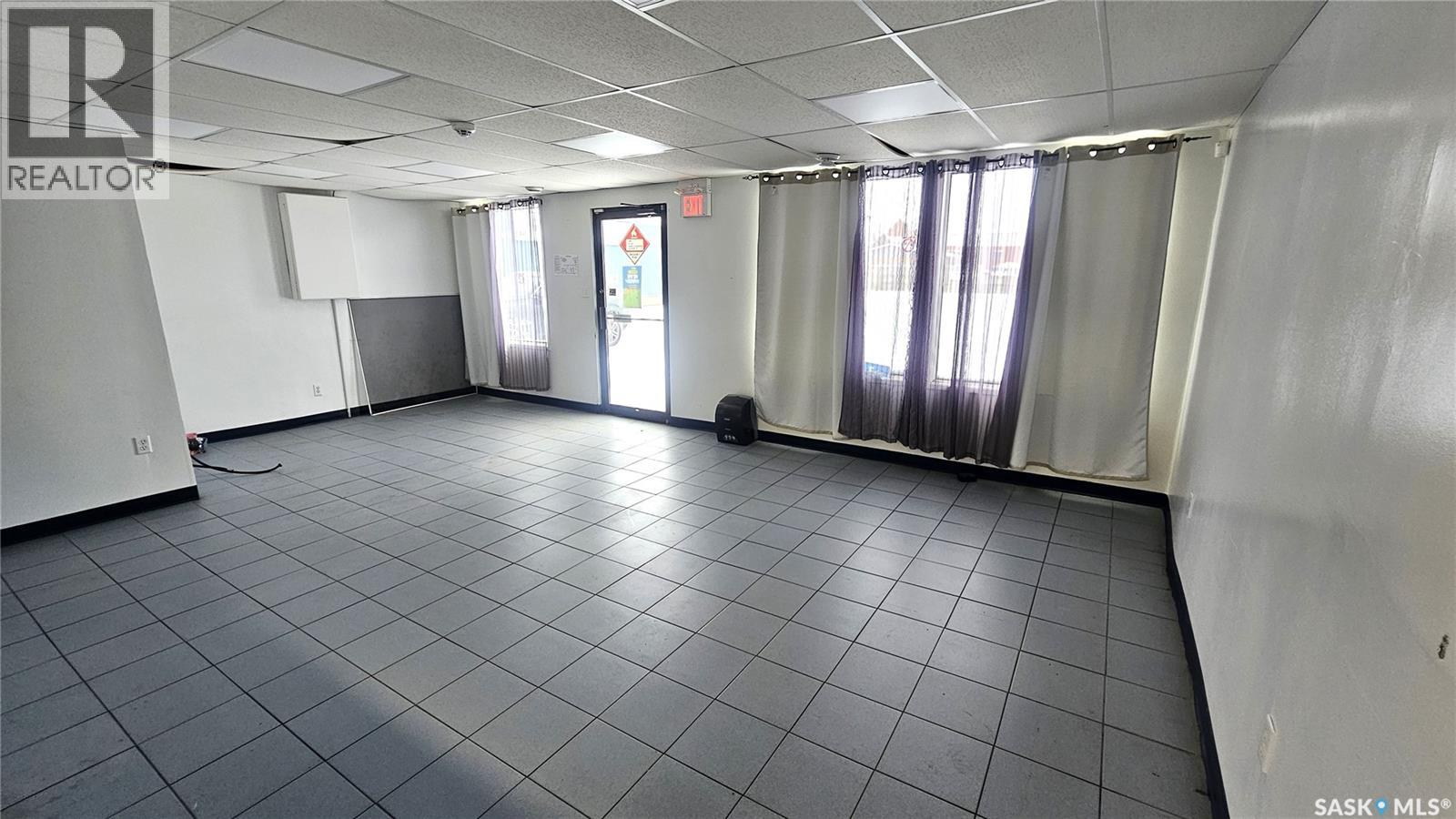 50 Manitoba Street E Property Photo 24