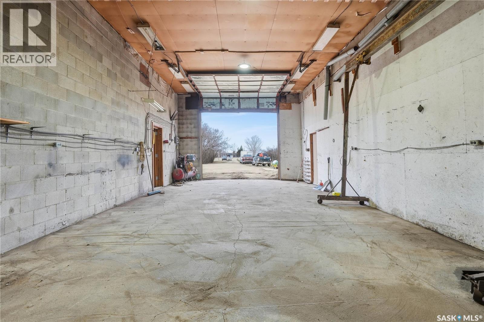 98 Main Street Property Photo 40