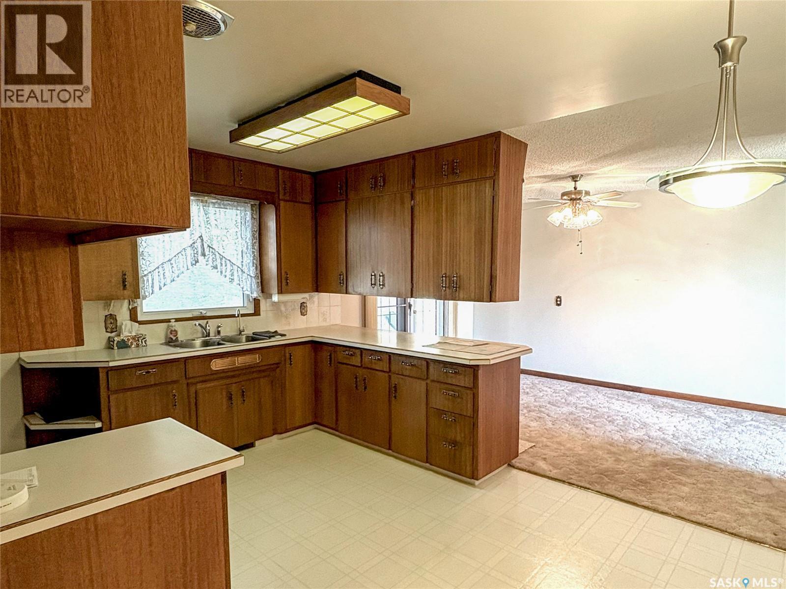 402 Fourth Street Property Photo 9