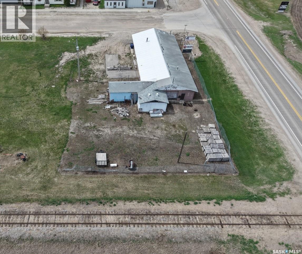 100 Railway Avenue Property Photo 6