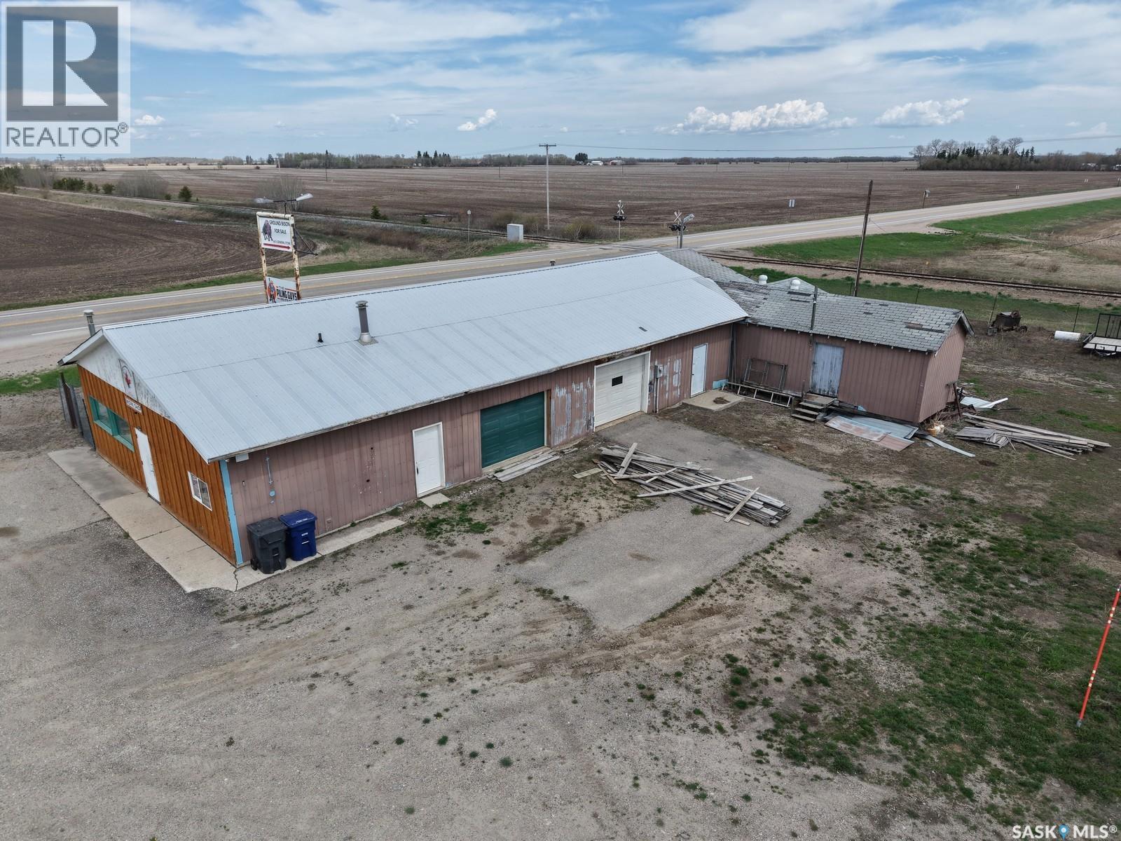 100 Railway Avenue Property Photo 8