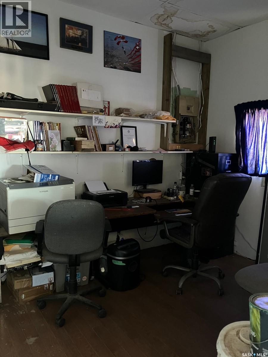 100 Railway Avenue Property Photo 11