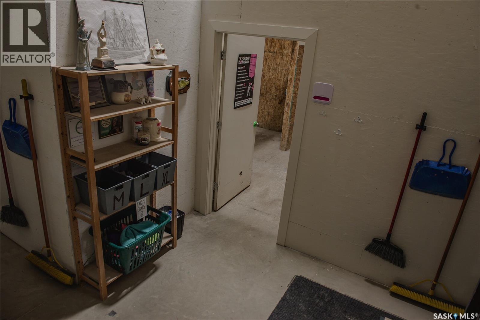 90 4019 Aronec Avenue Property Photo 12