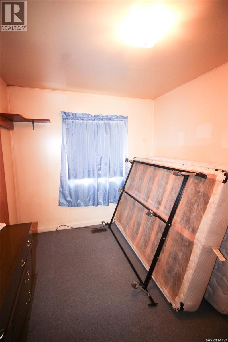 261 2nd Avenue W Property Photo 16