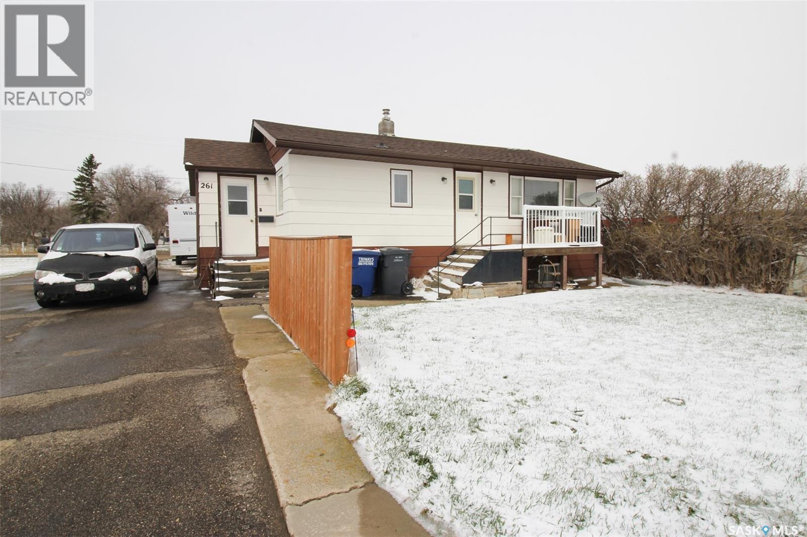 261 2nd Avenue W Property Photo 27