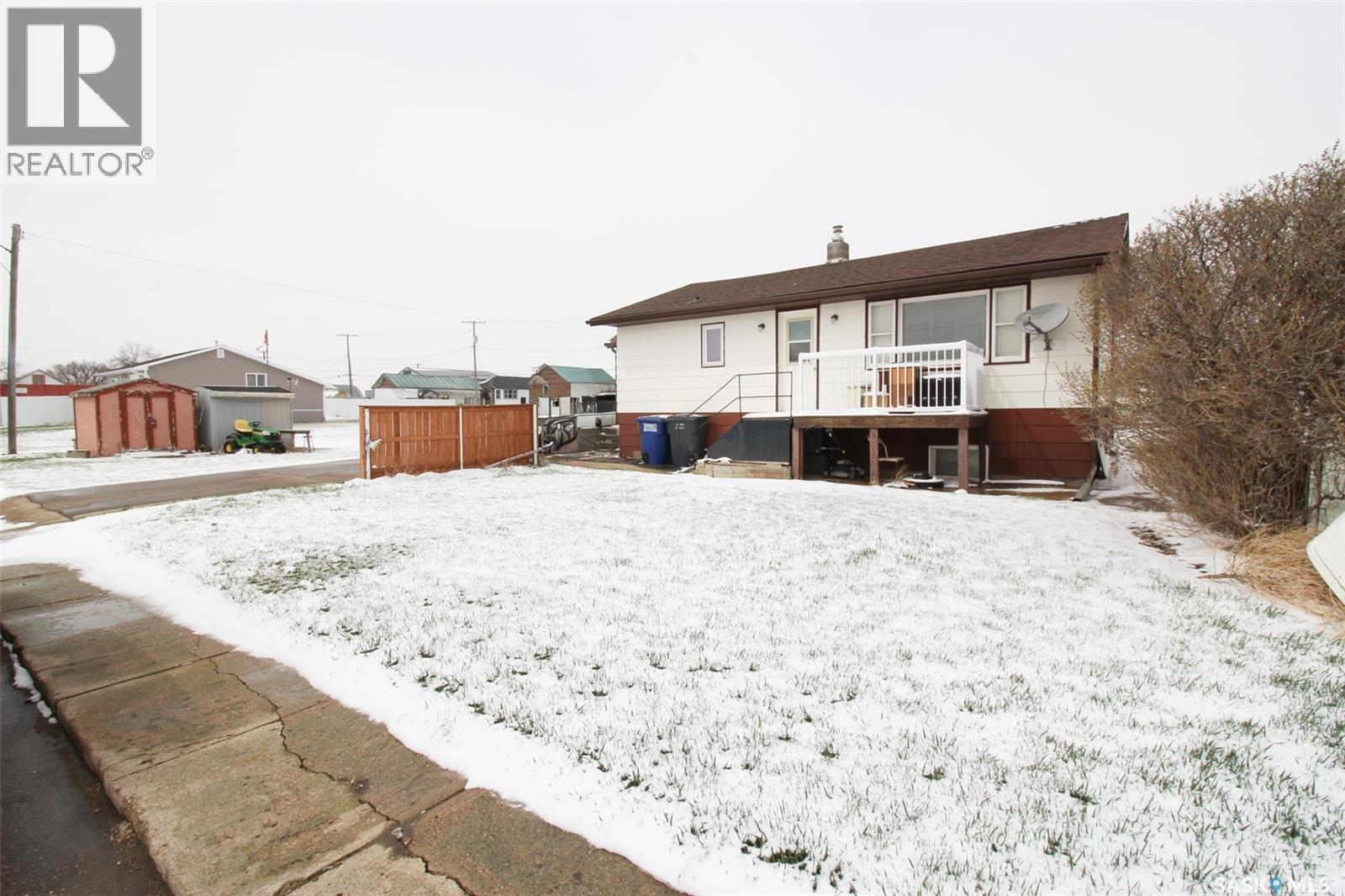 261 2nd Avenue W Property Photo 30
