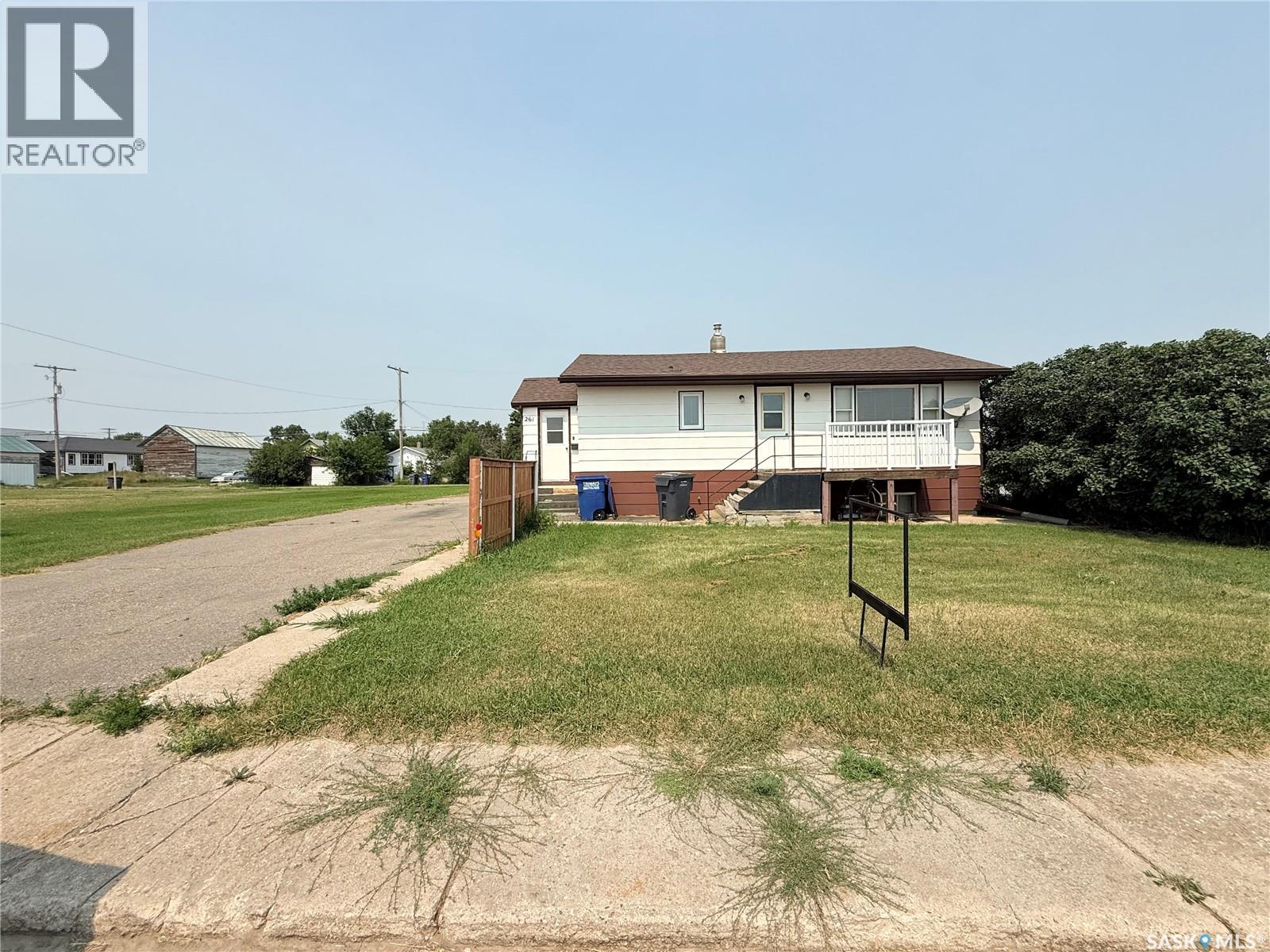 261 2nd Avenue W Property Photo 32
