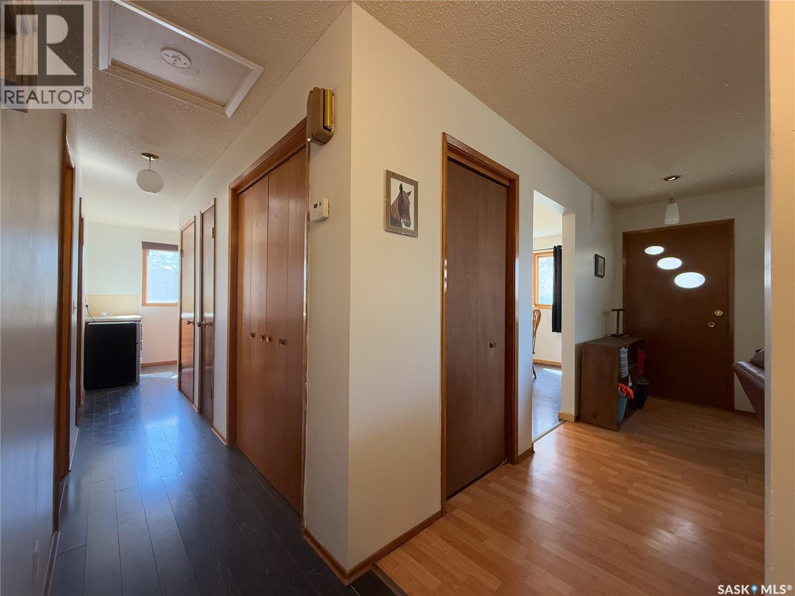 208 1st Street E Property Photo 5
