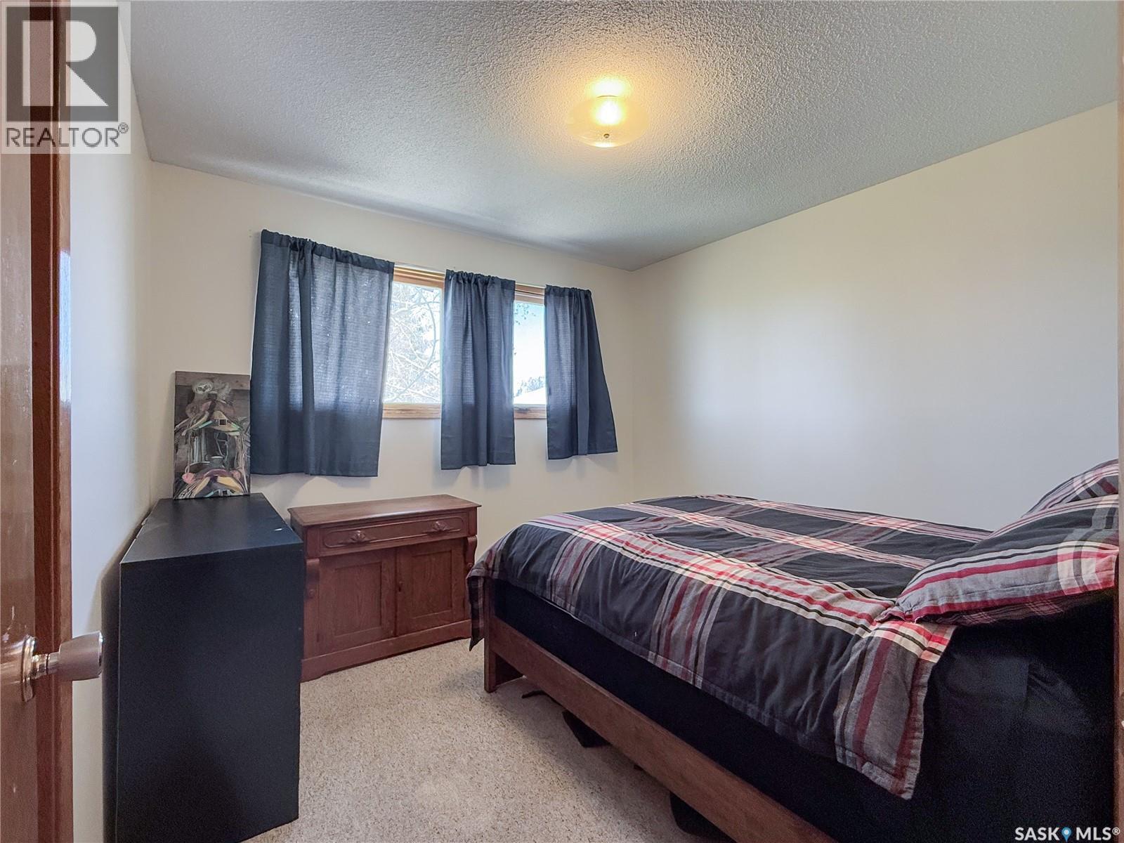 208 1st Street E Property Photo 30