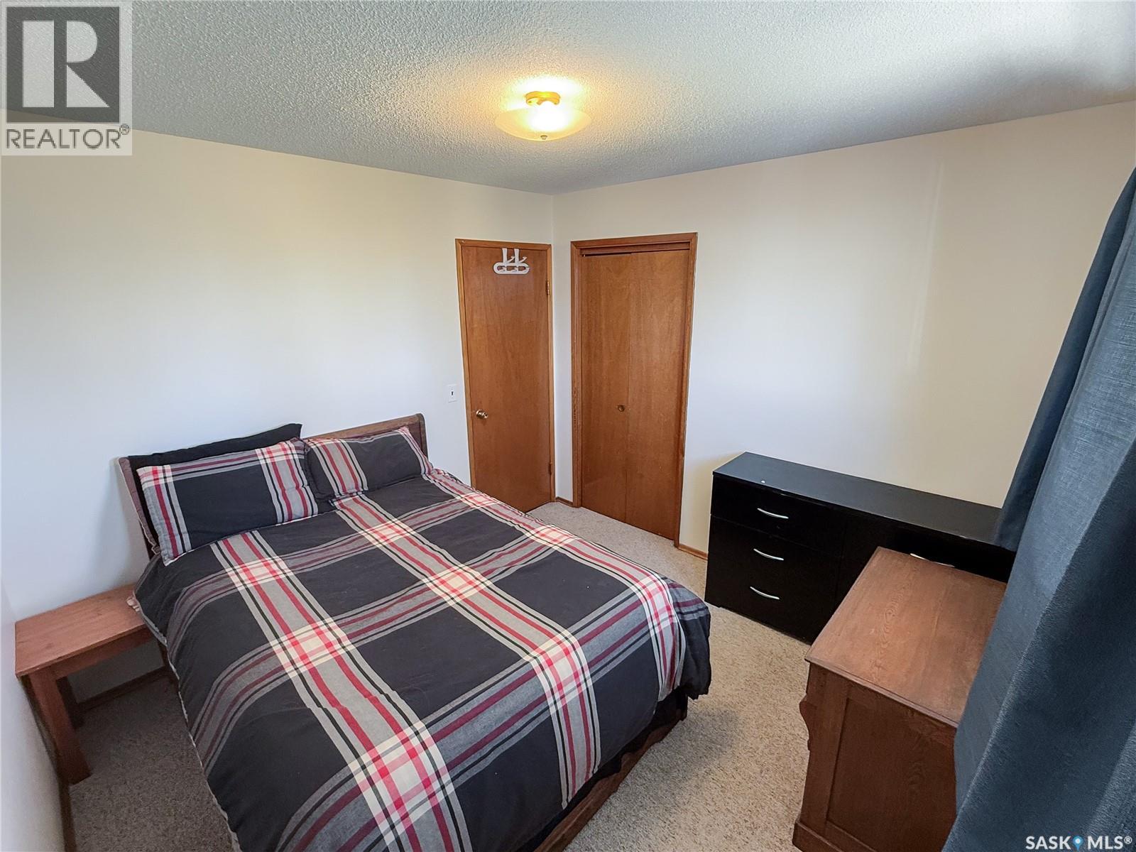 208 1st Street E Property Photo 31