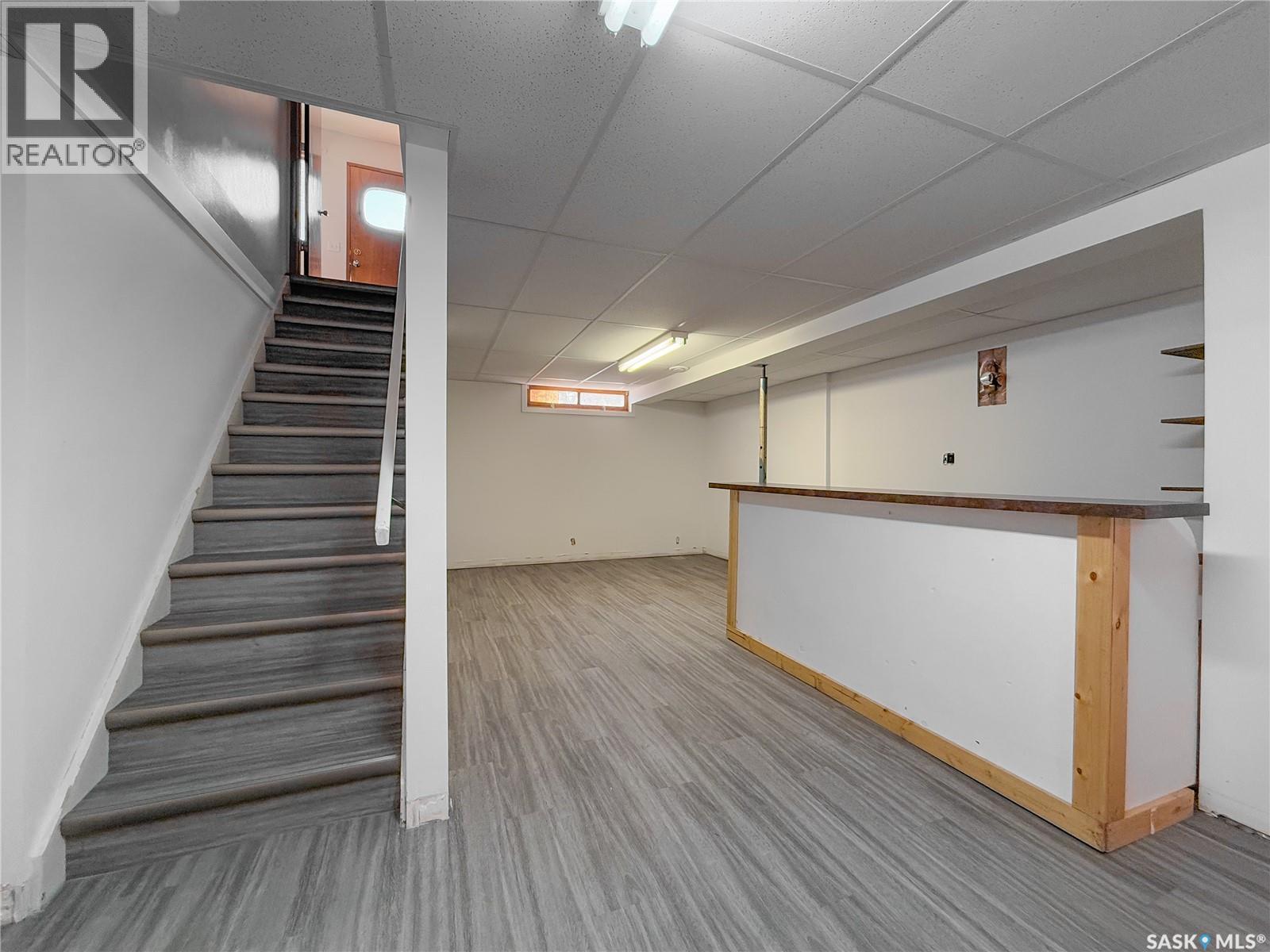 208 1st Street E Property Photo 32