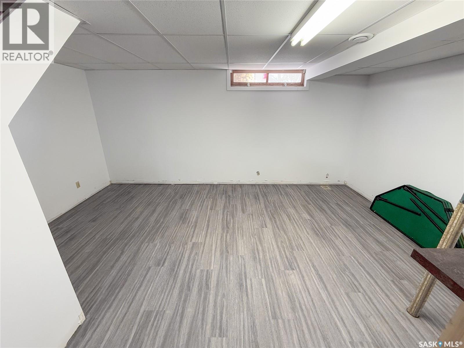 208 1st Street E Property Photo 35