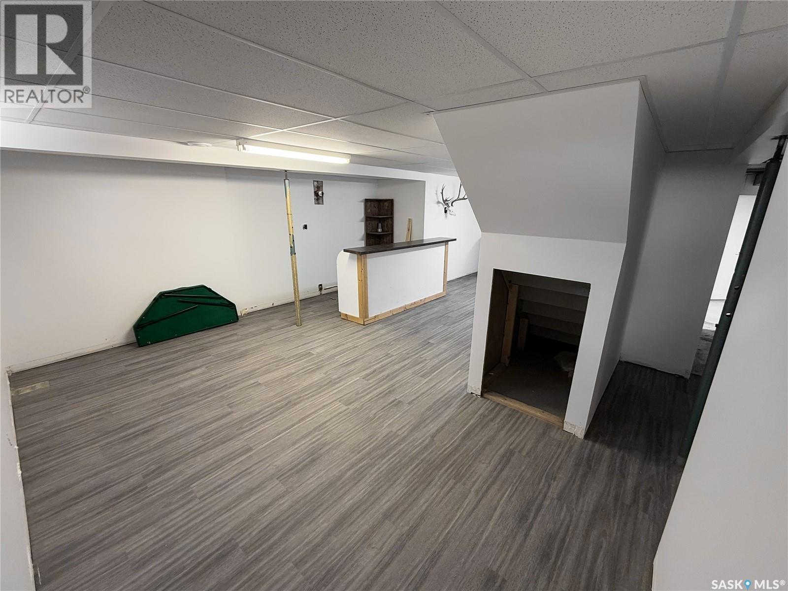 208 1st Street E Property Photo 37