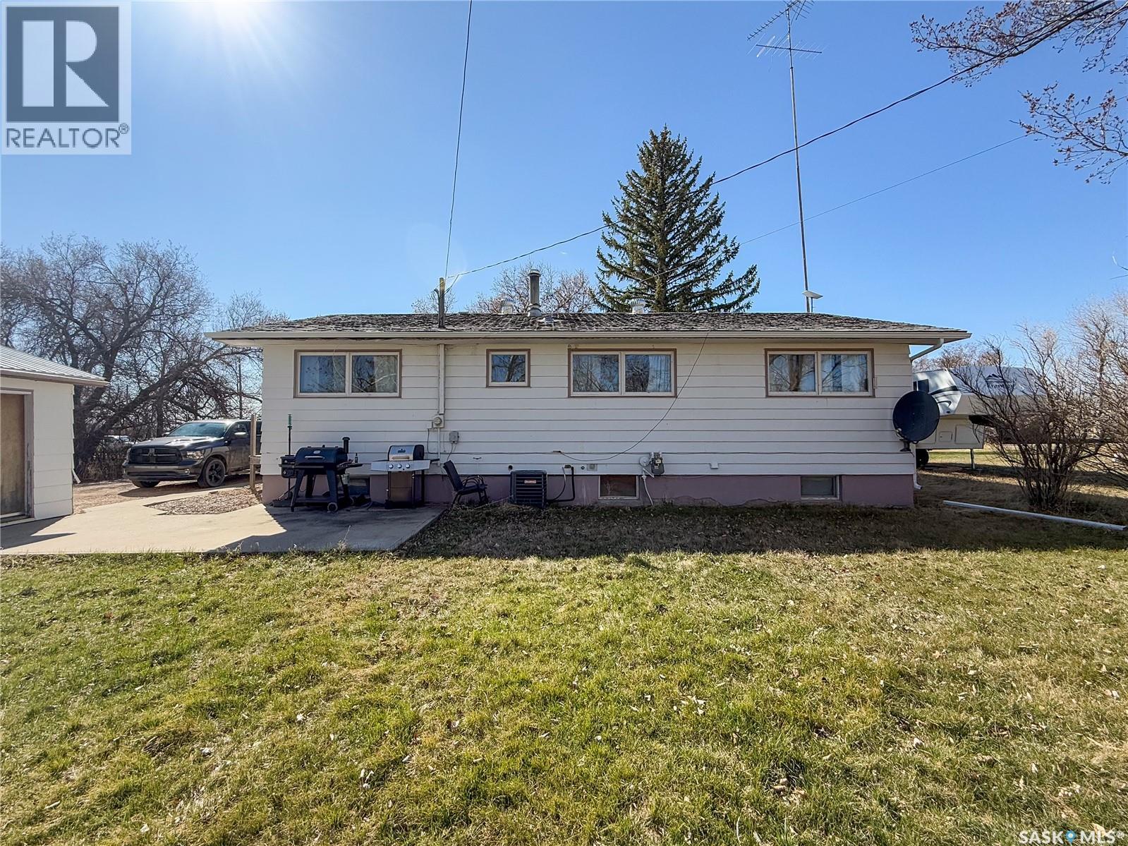 208 1st Street E Property Photo 47