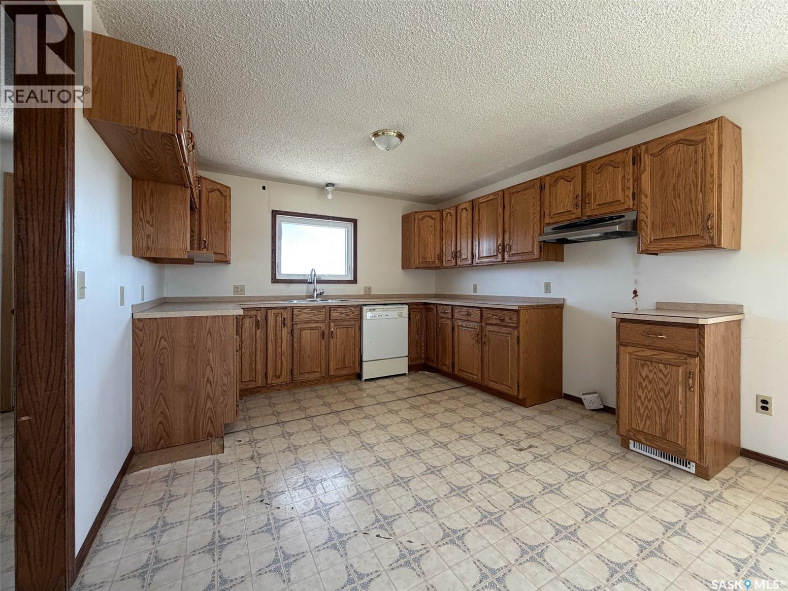 Eastend Wills Acreage Property Photo 6