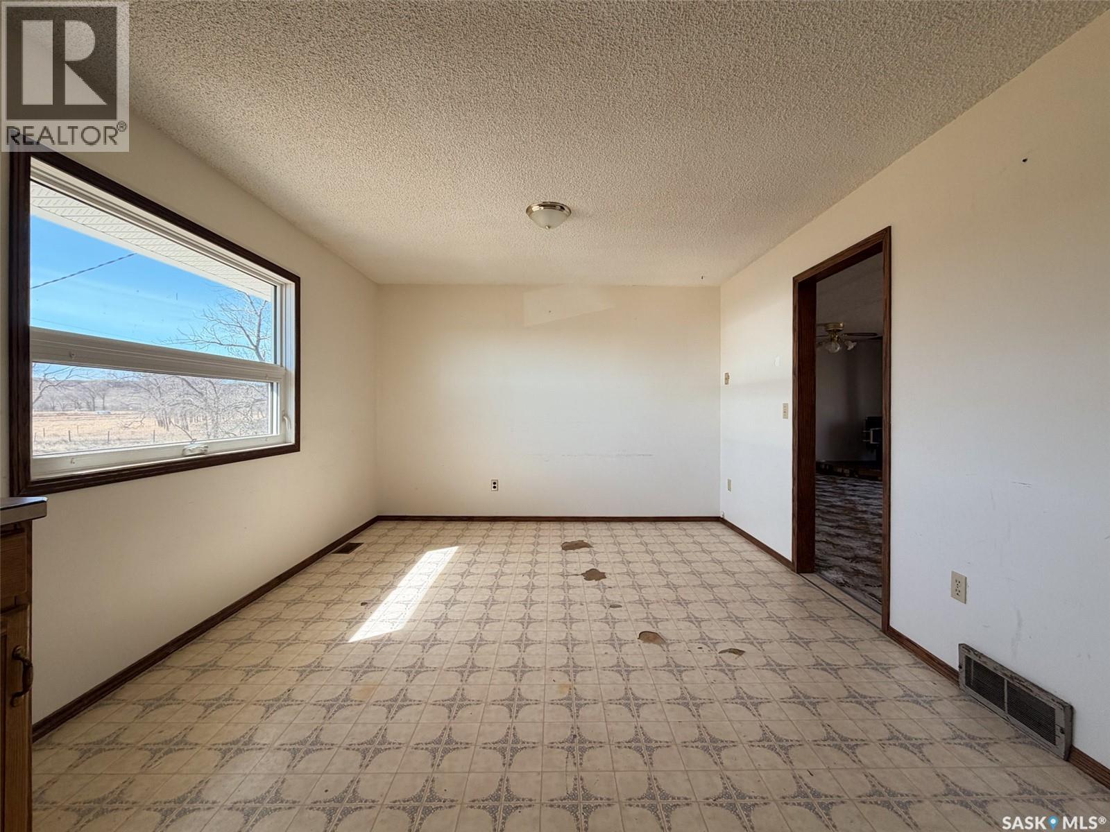 Eastend Wills Acreage Property Photo 10