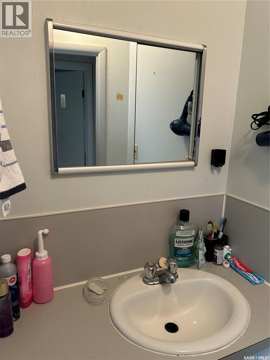 316 4th Avenue W Property Photo 9