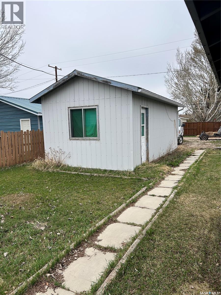 316 4th Avenue W Property Photo 14
