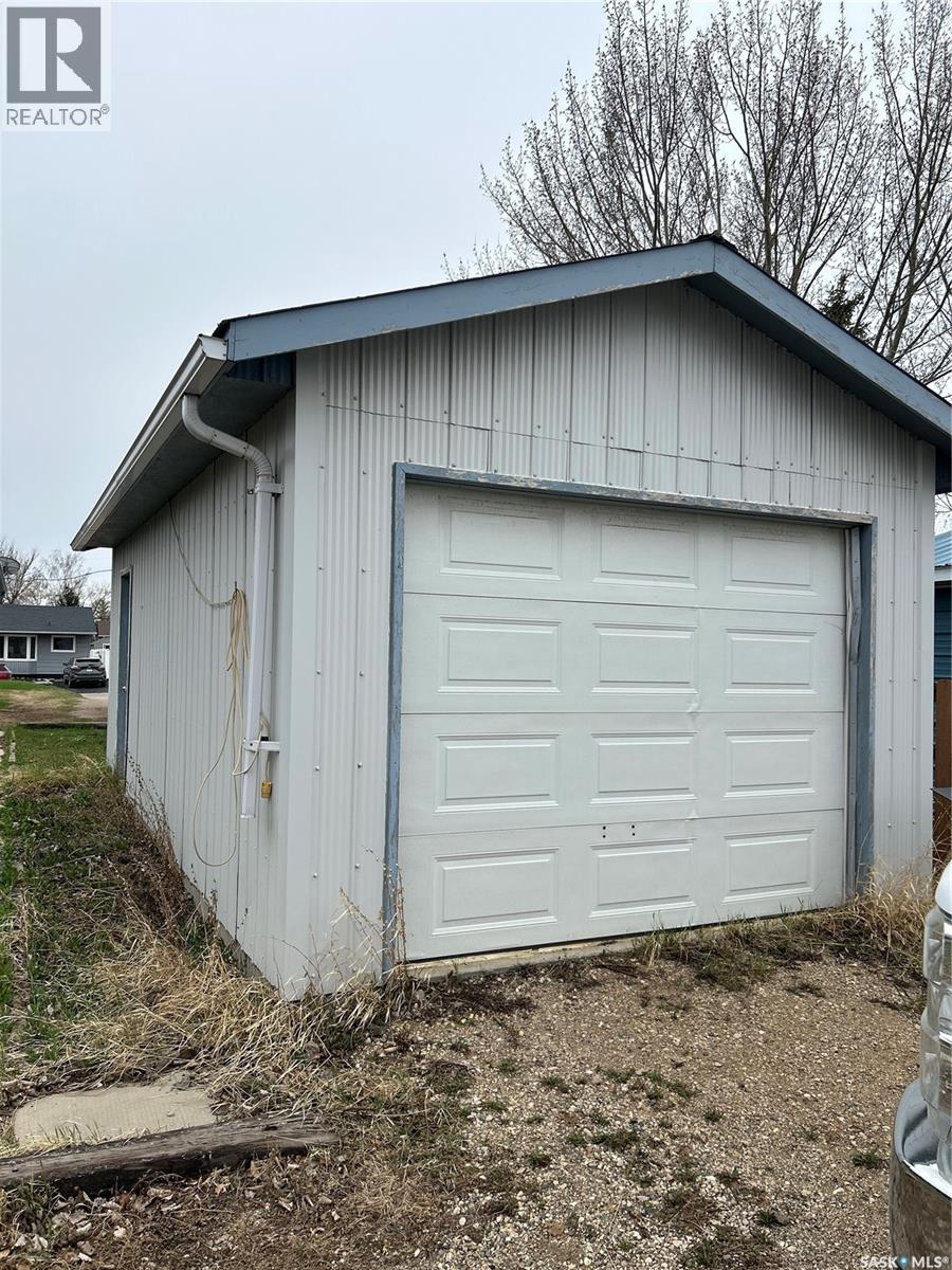 316 4th Avenue W Property Photo 15