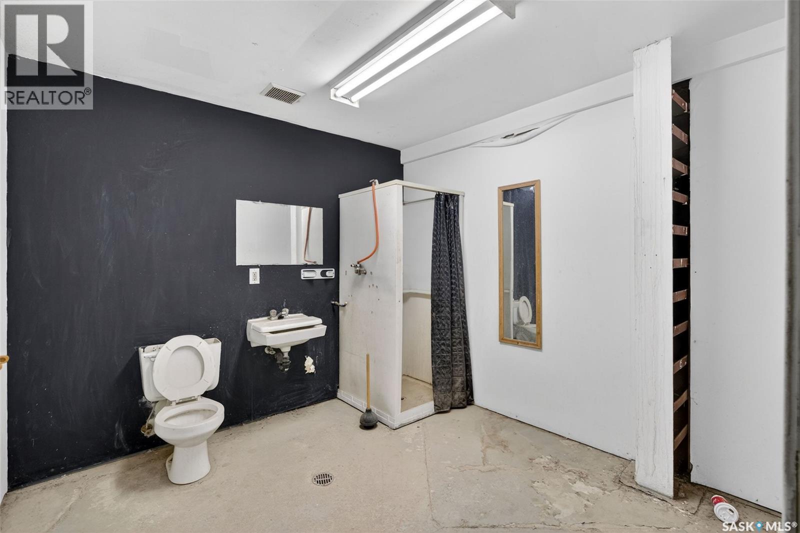 25c 17th Street E Property Photo 4